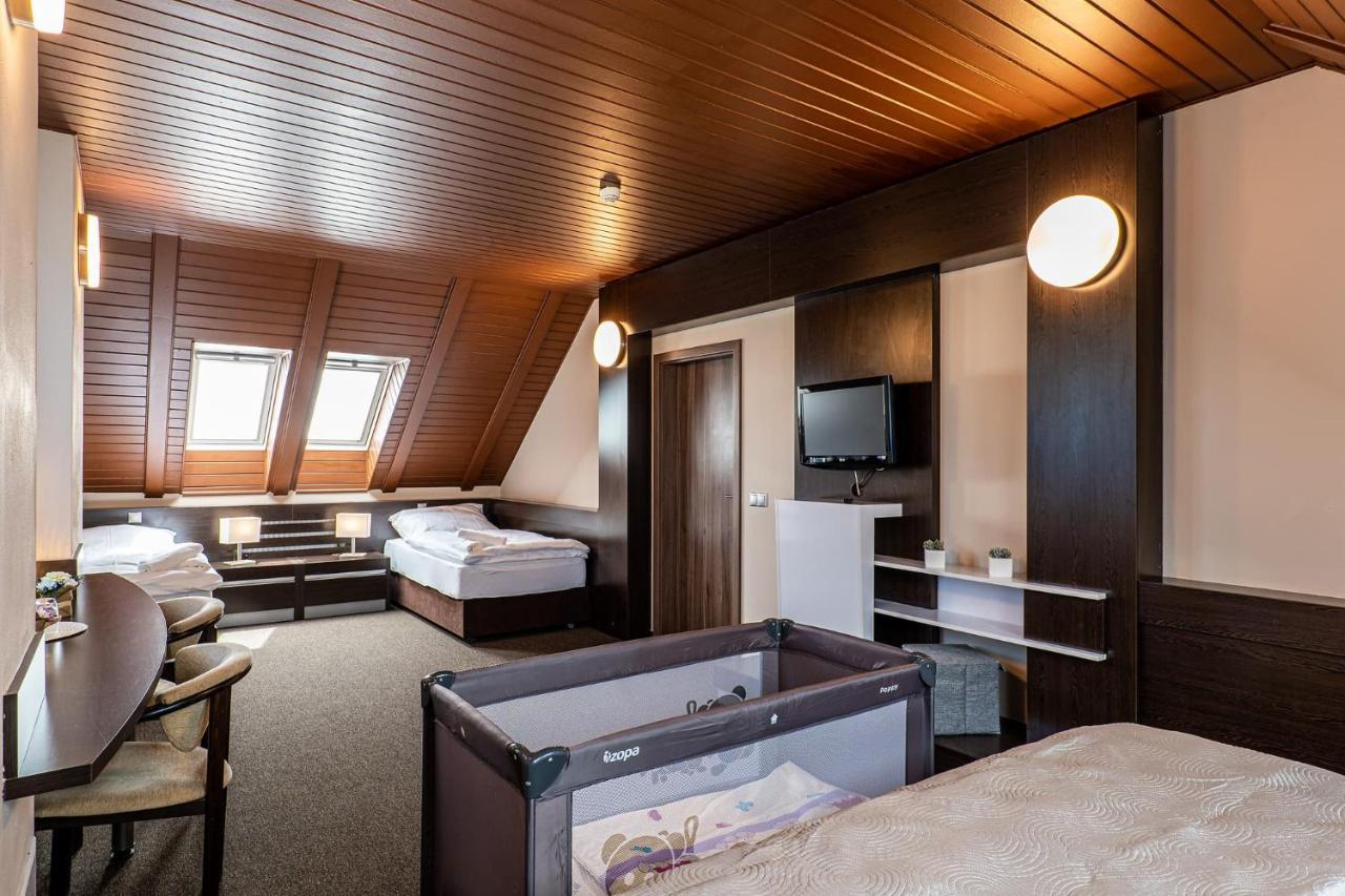 Wellness Hotel po Kyčmolem Horní Lomná Esterno foto