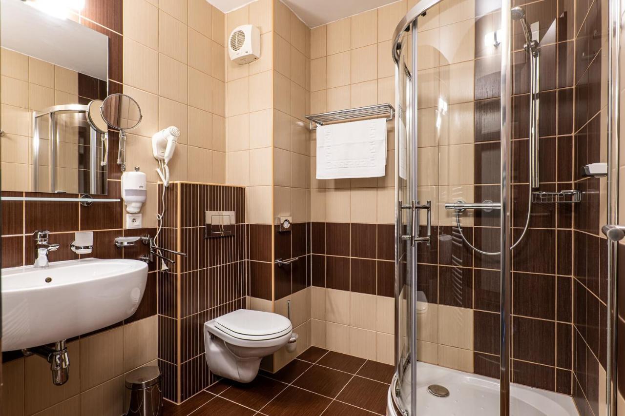 Wellness Hotel po Kyčmolem Horní Lomná Esterno foto