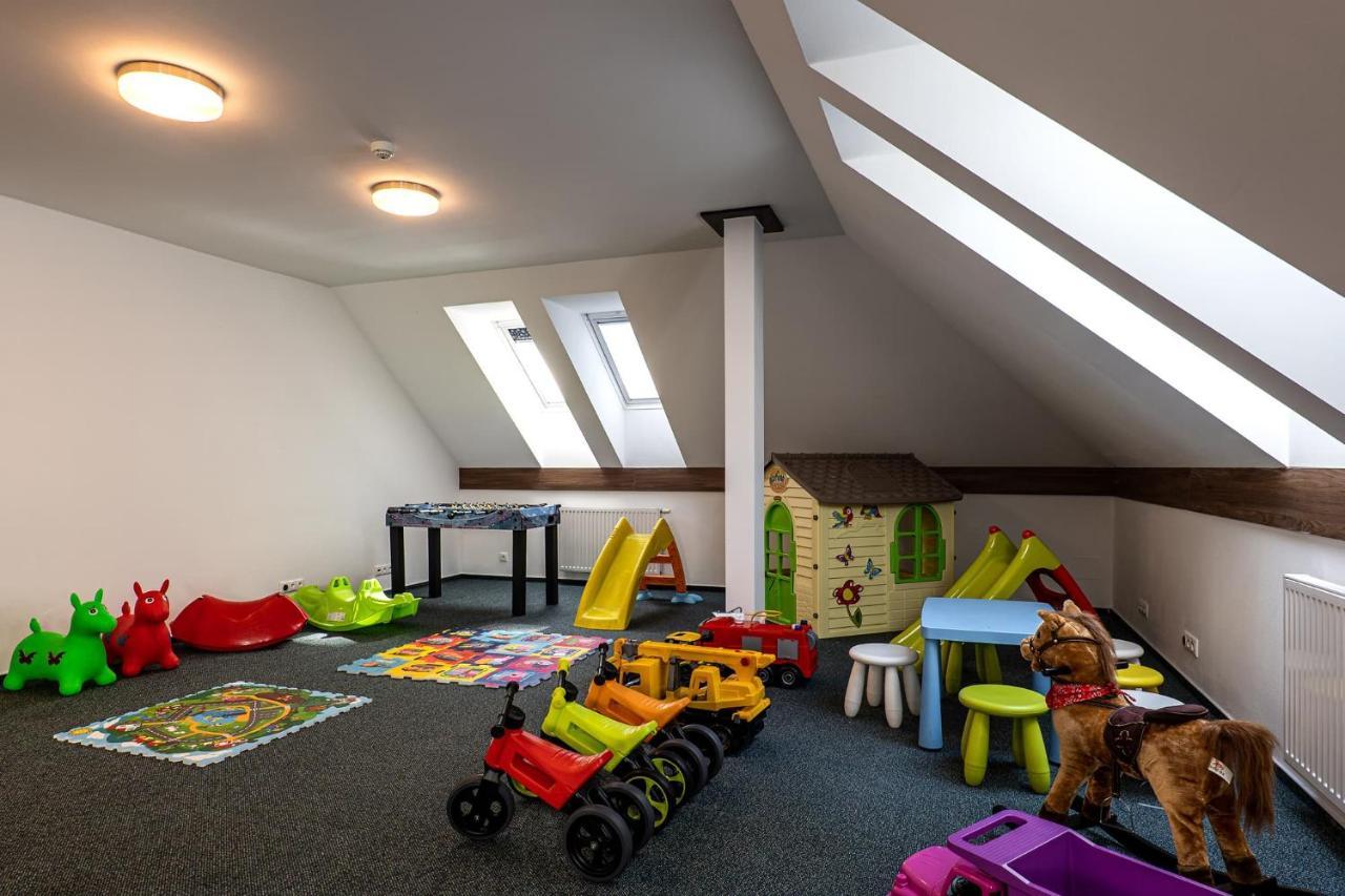 Wellness Hotel po Kyčmolem Horní Lomná Esterno foto