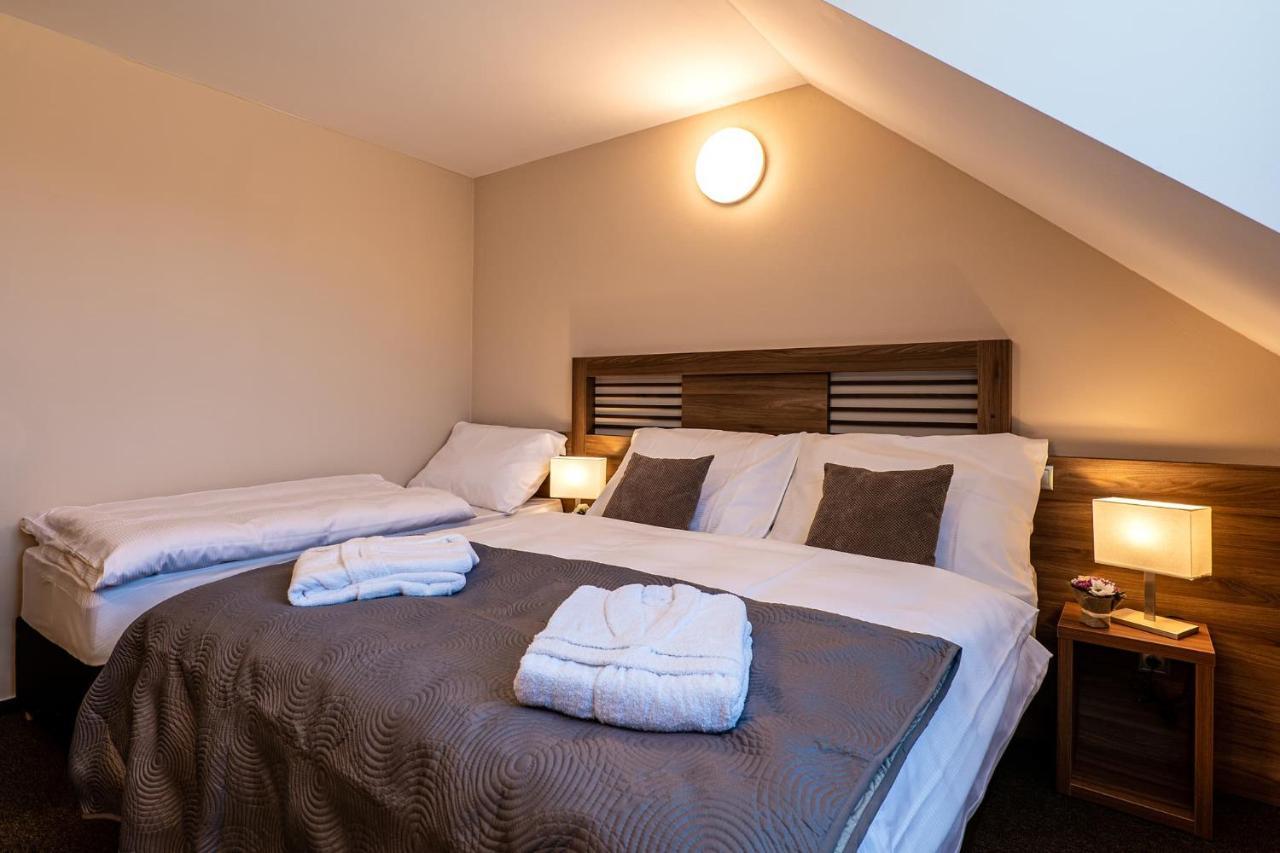 Wellness Hotel po Kyčmolem Horní Lomná Esterno foto